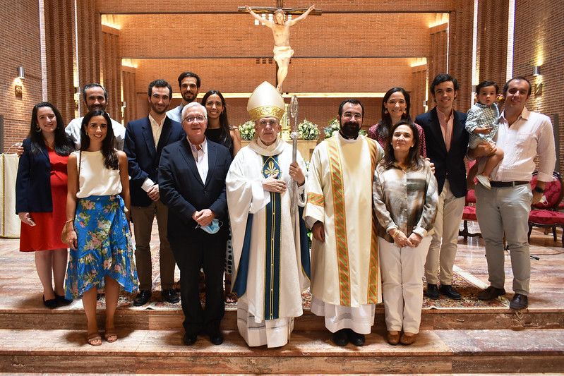 El H. Ignacio Rubio, junto al Cardenal Osoro y su familia, el día de su ordenación diaconal
