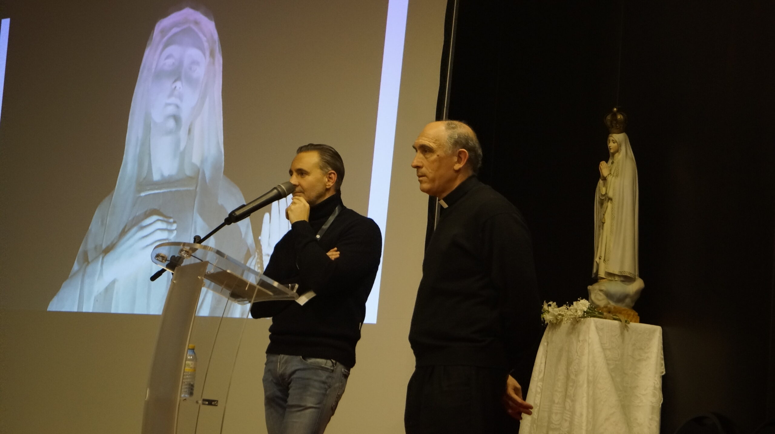Pipo Adel y el P. Aromir presentaron el Retiro Sponsus en el Encuentro nacional de hombres