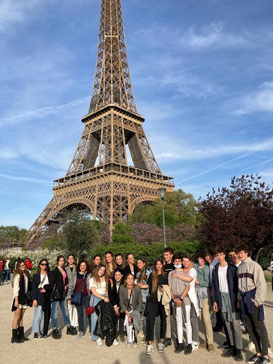 Ante la Torre Eiffel.