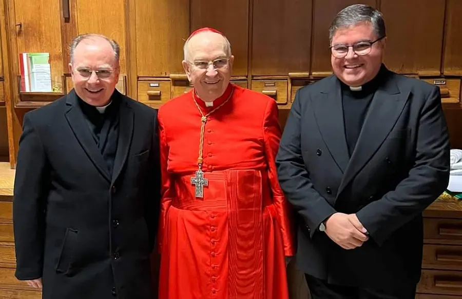 El Cardenal Vérgez, legionario de Cristo, con el P. John Connor, LC, director general de los legionarios de Cristo