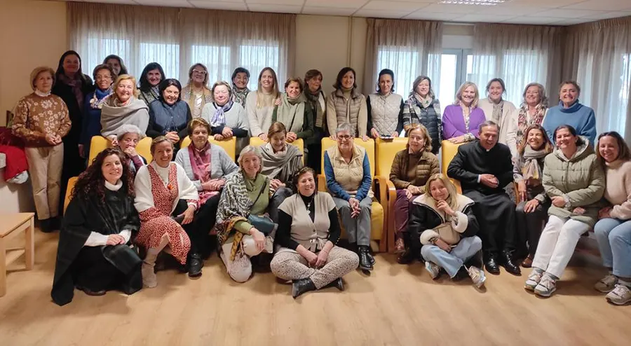 El grupo de mujeres que participó en los ejercicios espirituales que predicó el P. Arturo Díaz, L.C., en Ávila