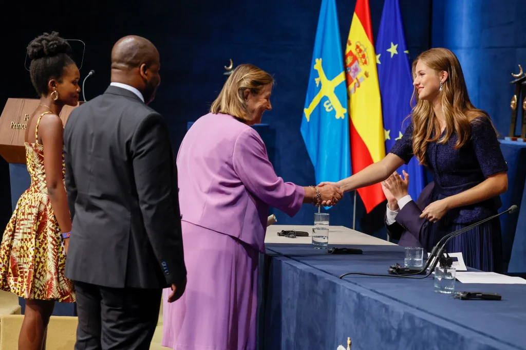 Elisalex saluda a la Princesa de Asturias