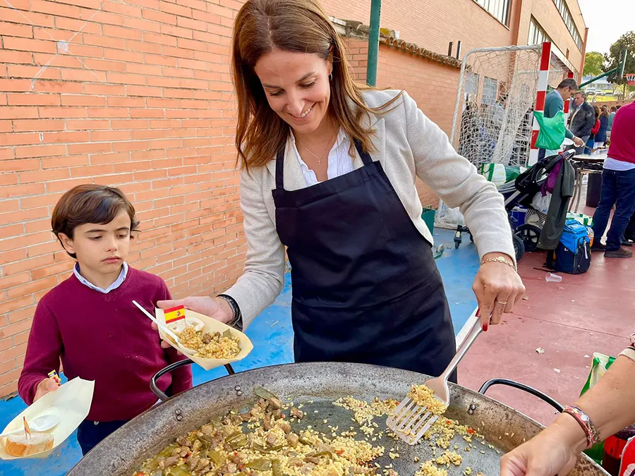 En Sevilla, ya es tradición el concurso de paellas por Cristo Rey