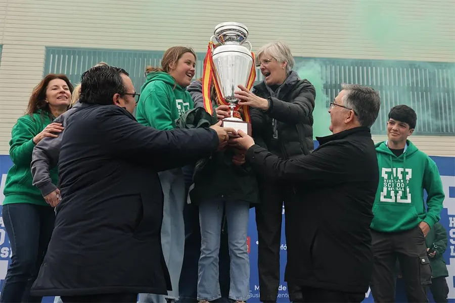 Highlands School Sevilla gana la copa de la Amistad
