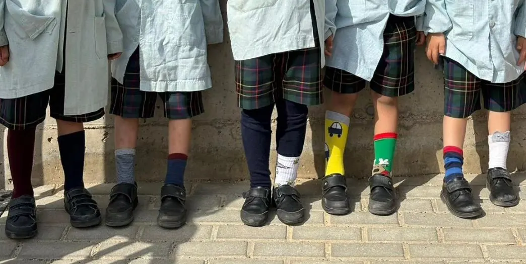 Calcetines desparejados con motivo del día del síndrome de Down, durante la semana por la vida en Highlands School Barcelona