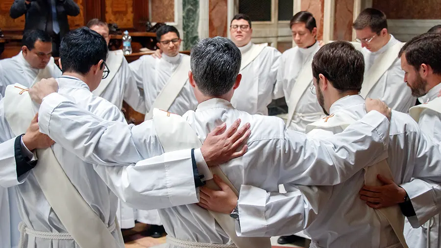 Vídeo resumen de las ordenaciones sacerdotales de legionarios de Cristo 2024