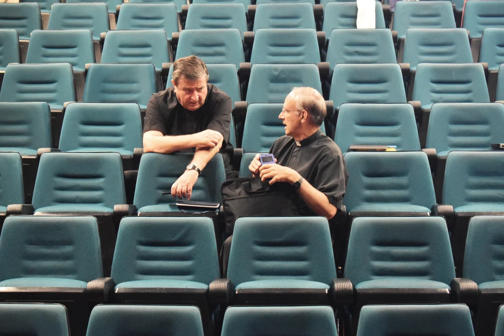 P. Javier Cutanda con el P. Raúl López durante los encuentros territoriales de agosto de 2019