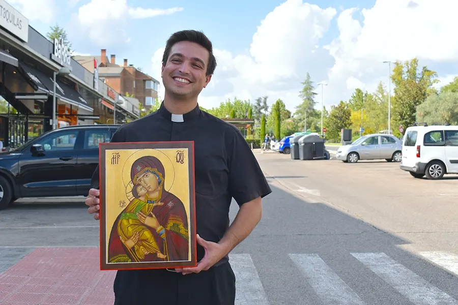 P. Michael legionario de Cristo con su icono