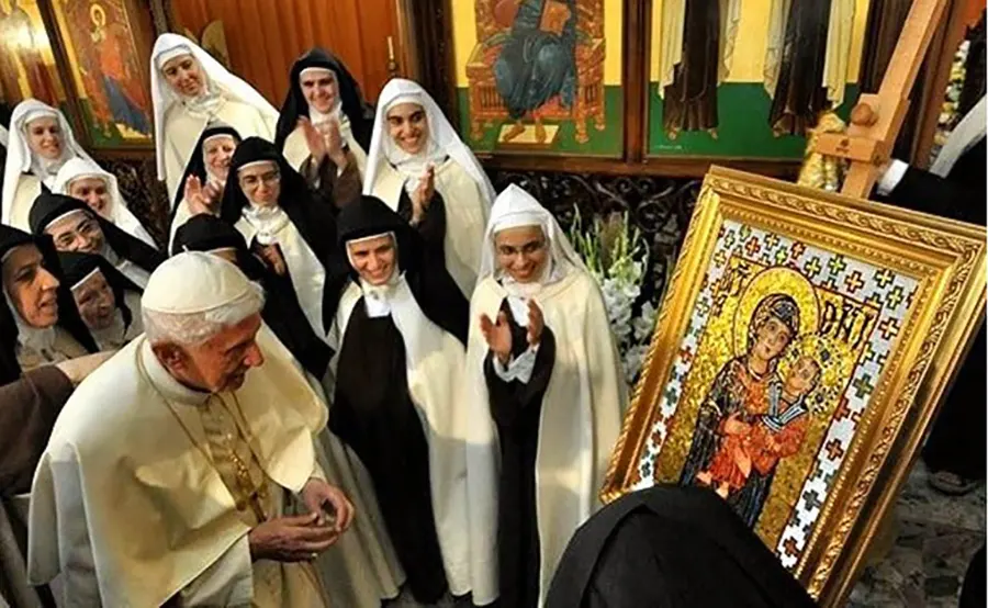 Papa Benedicto XVI en el monasterio de Harissa, en su visita apostólica al país