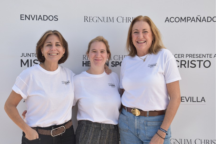 Martina Camacho, María Linares y Nieves de la Calle, pasado presente y futuro de la comunicación del Regnum Christi Sevilla