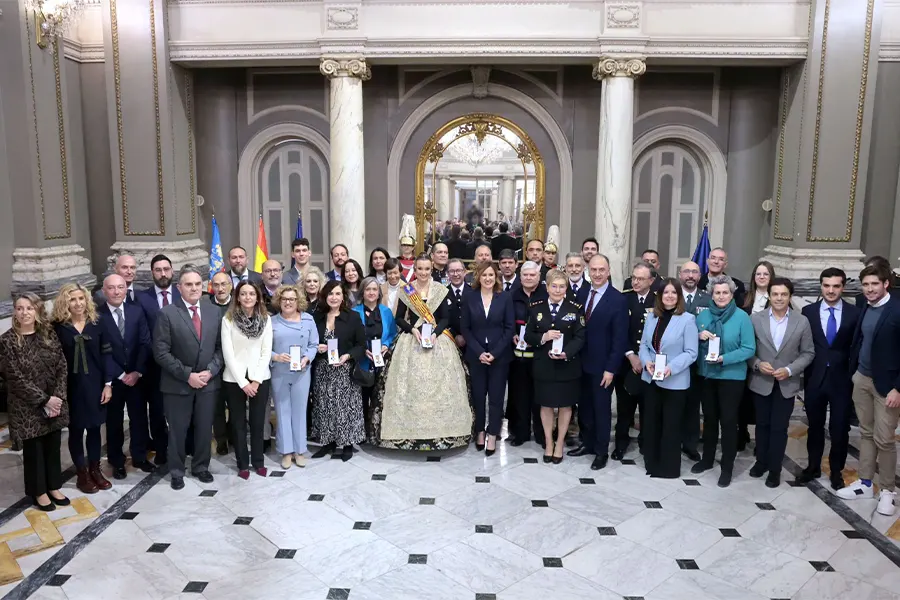 Altius Valencia recibe una medalla por su colaboración en la DANA